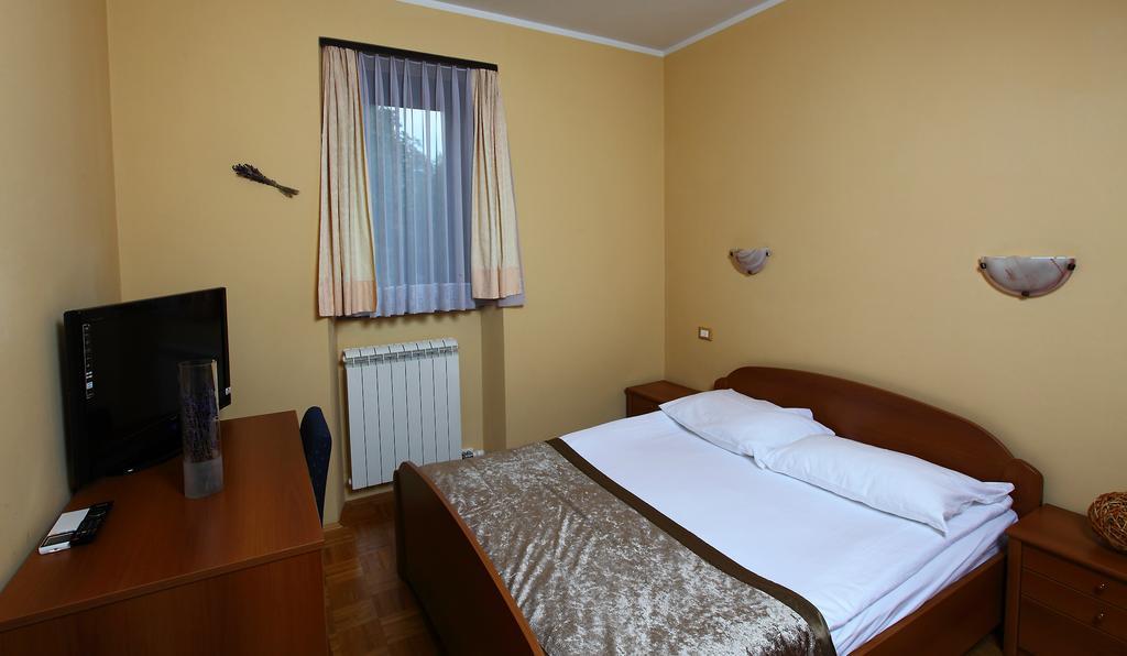 Bed And Breakfast Malovec Divaca Exterior photo