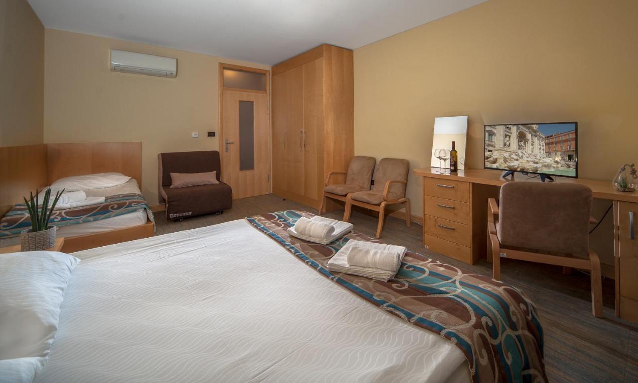 Bed And Breakfast Malovec Divaca Exterior photo