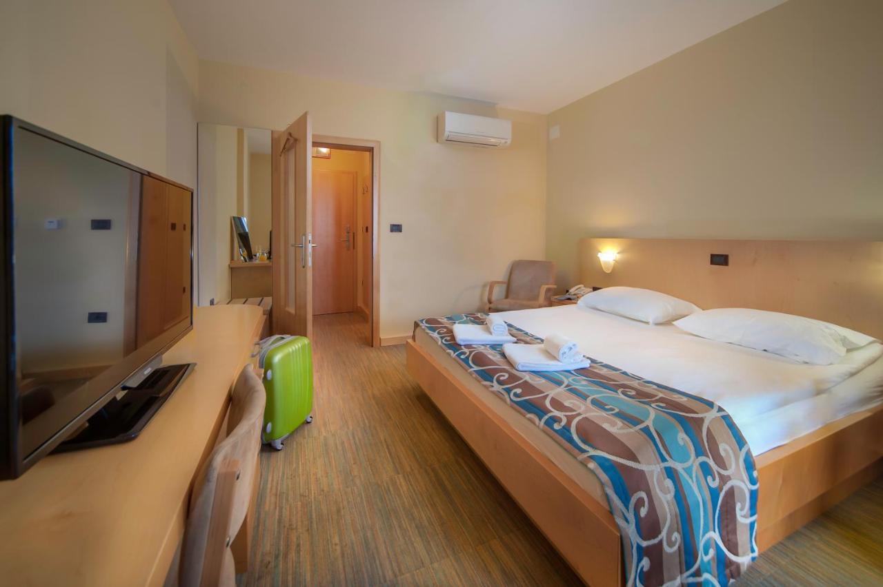 Bed And Breakfast Malovec Divaca Exterior photo